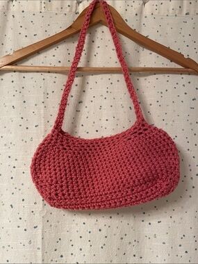 Crocheted Shoulder Bag in Rose Pink
